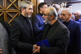 حسام‌الدین آشنا و علی باقری، سرپرست وزارت امور خارجه در مراسم ترحیم شهید حسین امیرعبداللهیان