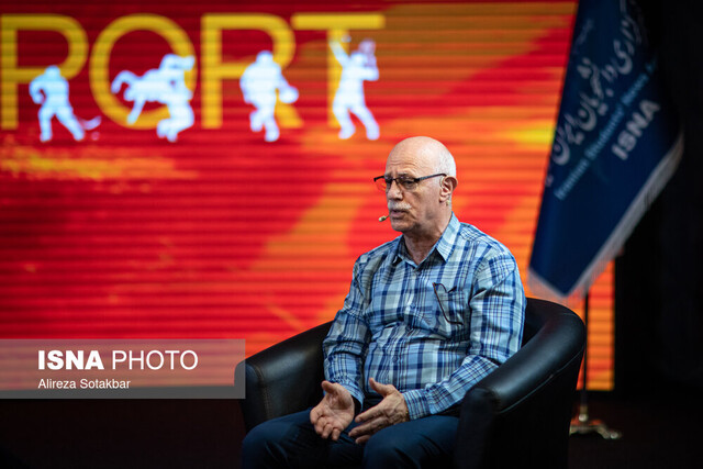 درخواست مُهر نماز یک استقلالی از همتیمی مسیحی/ شلیک به عکس داماد در ماه عسل!