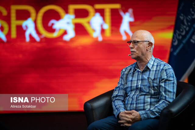 درخواست مُهر نماز یک استقلالی از همتیمی مسیحی/ شلیک به عکس داماد در ماه عسل!