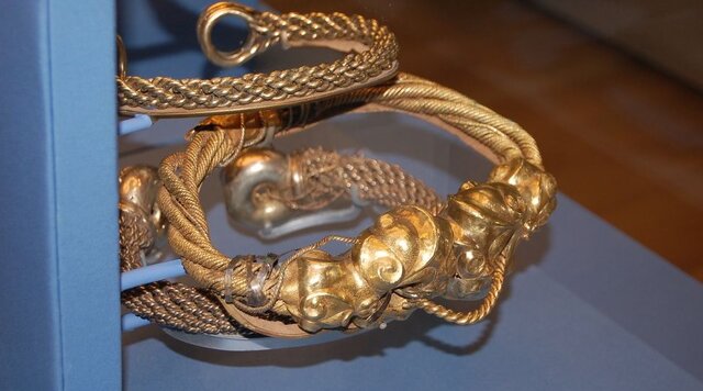 گنجینههایی که با فلزیاب کشف شدند