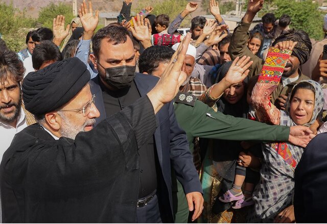 وفادار به حاشیهنشینان