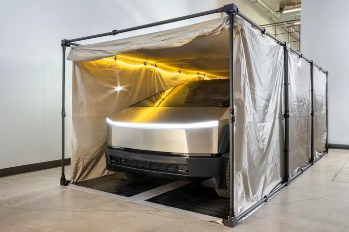 یک روکش آخرالزمانی برای سایبرتراک ساخته شد