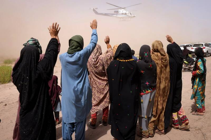 سفر رییس جمهور به مناطق محروم سیستان و بلوچستان