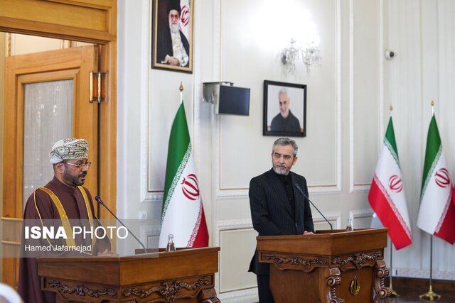 وزیر خارجه عمان: برای همدردی و ادامه رایزنیها به تهران سفر کردهام وزیر خارجه عمان: برای همدردی و ادامه رایزنیها به تهران سفر کردهام