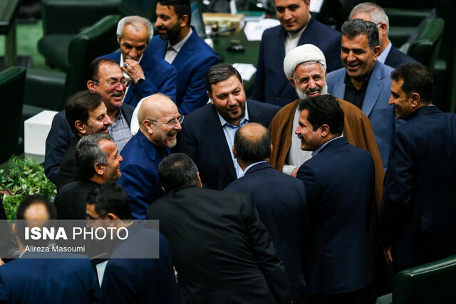 صف طویل کاندیداها برای تکیه بر صندلی هیات رئیسه مجلس صف طویل کاندیداها برای تکیه بر صندلی هیات رئیسه مجلس