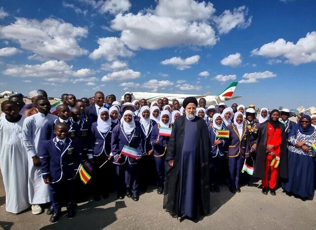 نامزدهای انتخابات از نمایشگاه دستاوردهای شهید جمهور بازدید میکنند نامزدهای انتخابات از نمایشگاه دستاوردهای شهید جمهور بازدید میکنند