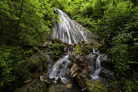 مجموعه آبشارهای شفیع آباد فندرسک در شهر خان ببین – استان گلستان