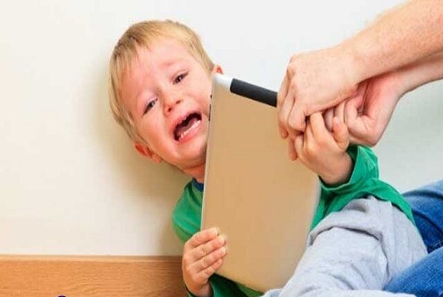 چگونه با «کودک لجباز» رفتار کنیم؟ چگونه با «کودک لجباز» رفتار کنیم؟