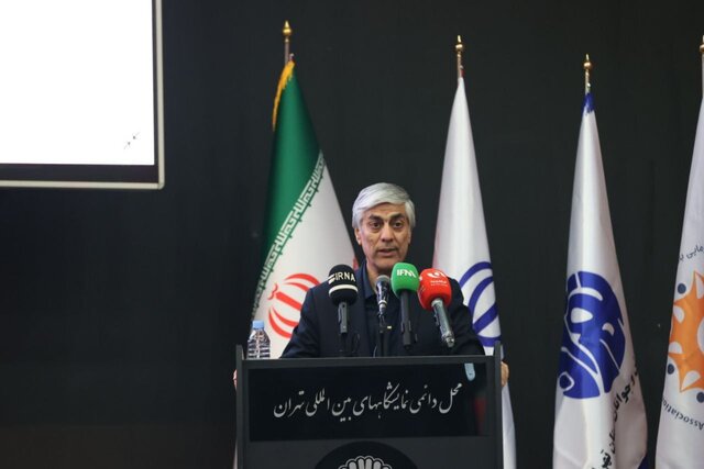 کیومرث هاشمی: ورزشگاه آزادی در اختیار فدراسیون فوتبال قرار میگیرد/ دولت ۱۰ میلیارد به VAR اختصاص داد کیومرث هاشمی: ورزشگاه آزادی در اختیار فدراسیون فوتبال قرار میگیرد/ دولت ۱۰ میلیارد به VAR اختصاص داد