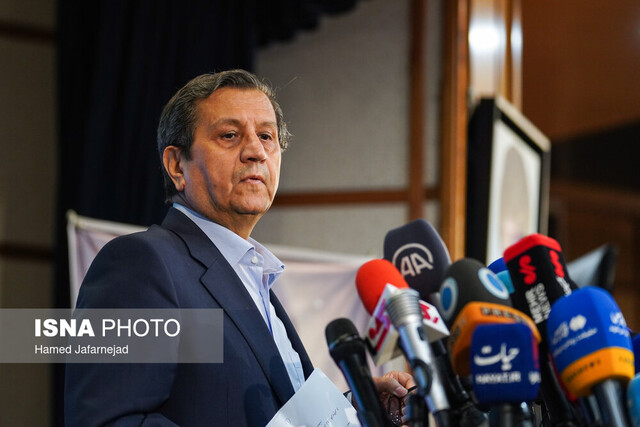 دلار بازار آزاد به دولت ارتباطی ندارد/ هیچ کالایی گران نمیشود دلار بازار آزاد به دولت ارتباطی ندارد/ هیچ کالایی گران نمیشود