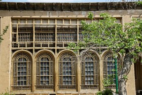 خانه تاریخی ابطحی که متعلق به اواخر دوران صفوی و اوایل دوران قاجار است و تا سال ۱۳۸۶ مسکونی بوده و در همان سال نیز ثبت ملی می‌شود.