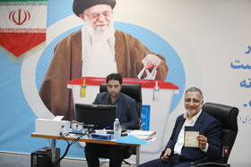 علیرضا زاکانی شهردار تهران درسومین روز ثبت نام کاندیداهای چهاردهمین دوره انتخابات ریاست جمهوری