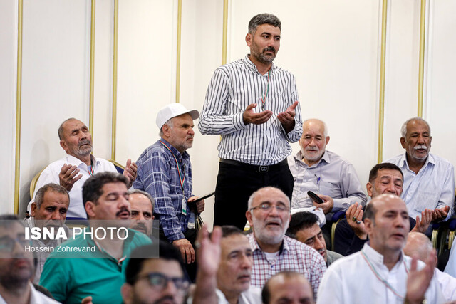 تصویر آرشیوی است. ویدیو/ دعا برای پیروزی حسن یزدانی در جوار مرقد مطهر پیامبر اکرم (ص)