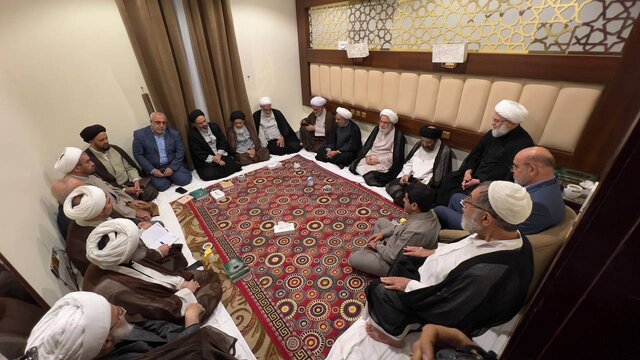 نوع رفتار ماموران عربستان با زائران پیگیری شود