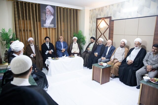 نوع رفتار ماموران عربستان با زائران پیگیری شود