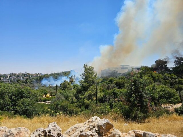 آتش‌سوزی در نزدیکی موزه و کنست رژیم صهیونیستی