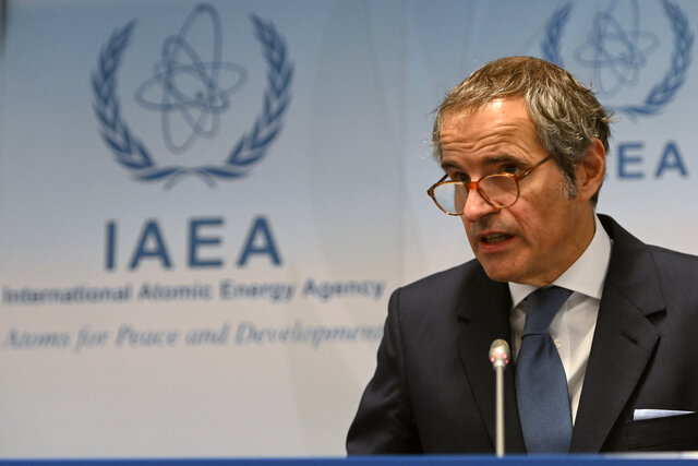 گروسی: صحبت سازنده ای با باقری داشتم