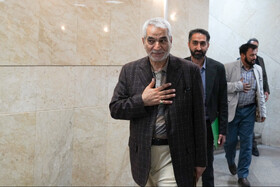 محسن کوهکن در آخرین روز ثبت نام کاندیداهای چهاردهمین دوره انتخابات ریاست جمهوری