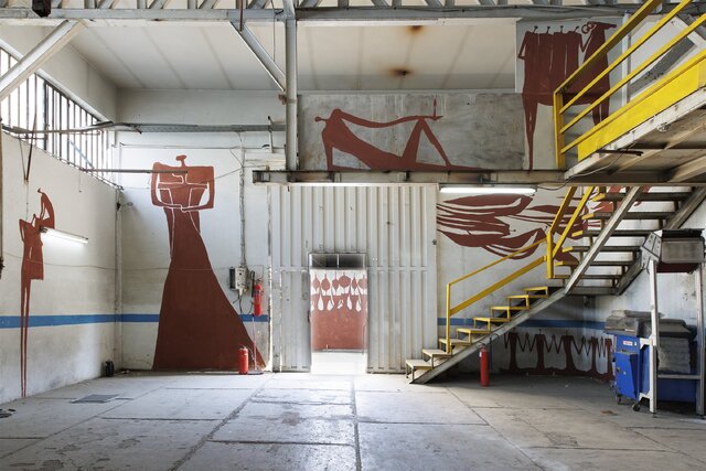 ماجرای نقاشیهای سرخ بر دیوارهای تهران چیست؟