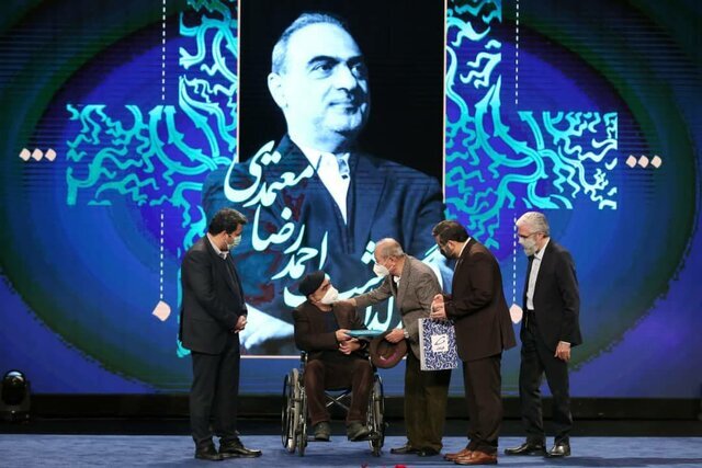 بزرگداشتی برای فیلمساز فیلسوفی که بیکار نمینشیند