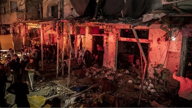 بمباران مدرسهای در اردوگاه آوارگان فلسطینی بیش از ۳۰ شهید و دهها زخمی برجای گذاشت