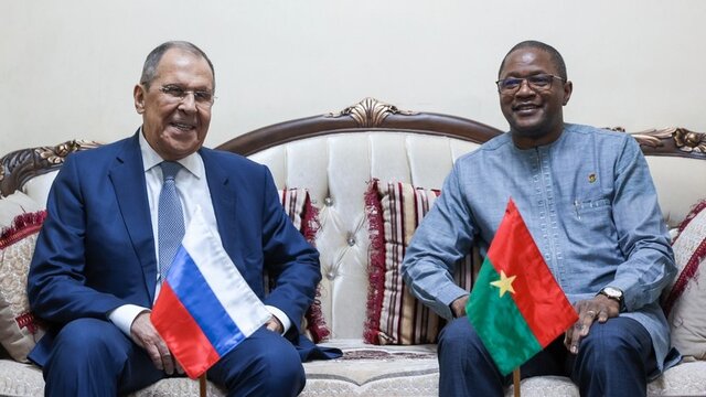لاوروف: غرب همچنان به استعمارگری مبتلا است
