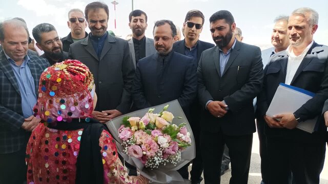 وزیر اقتصاد به چهارمحال و بختیاری سفر کرد