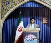 امام‌جمعه خرم‌آباد: قدرت موشکی و فناوری هسته‌ای ایران قابل مذاکره نیست