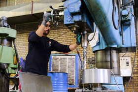 بازدید از کارخانه های دانش بنیان شهرک صنعتی شمس آباد