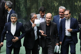 علی اکبر محرابیان، وزیر نیرو در صحن علنی مجلس شورای اسلامی- ۲۰ خرداد