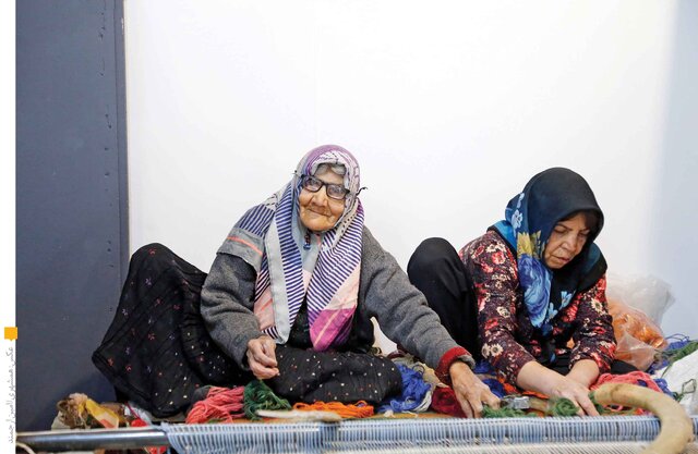 سریعترینبافنده گلیم با ۱۰۰ سال سن سریعترینبافنده گلیم با ۱۰۰ سال سن