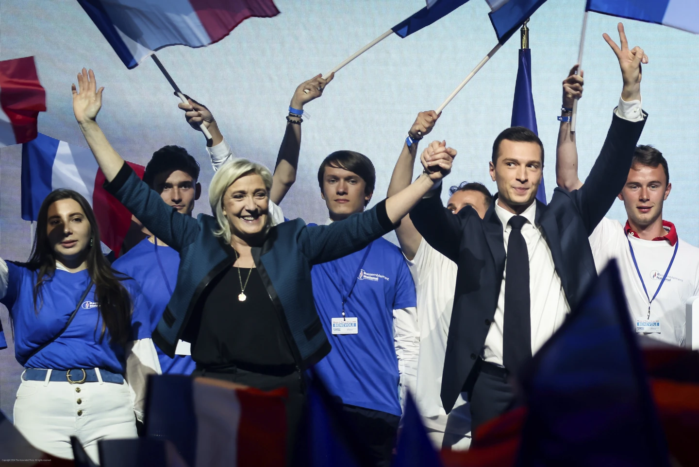 سقوط آزاد فرانسه و آلمان؛ آیا انقلاب جدیدی در راه است؟
