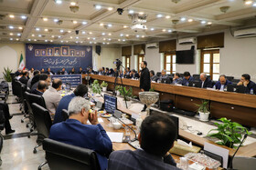 نشست صمیمی وزیر امور اقتصاد و دارایی با فعالان اقتصادی استان اصفهان