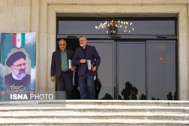 تلاش برای همسانسازی حقوق بازنشستگان/بسته رایگان اینترنت انتخاباتی