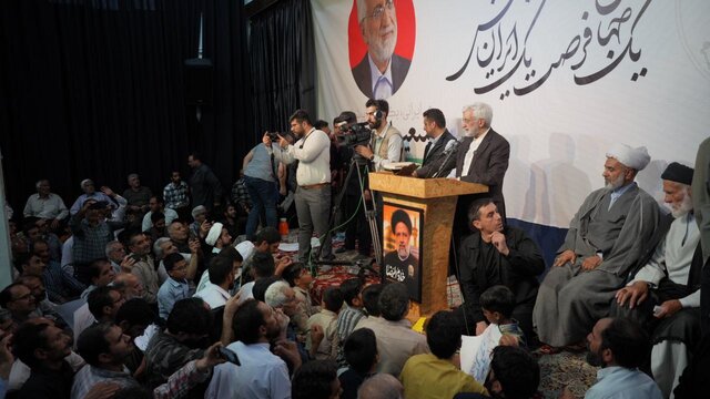 جلیلی: عقب‌ماندگی ۸ ساله پیش از دولت شهید رئیسی باید جبران شود