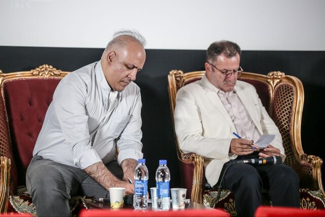 معتمدی نگاه متفاوتی را به تماشاگر منتقل میکند