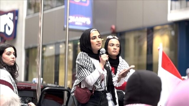 وکیل آمریکایی بهخاطر حمایت از فلسطین اخراج شد وکیل آمریکایی بهخاطر حمایت از فلسطین اخراج شد