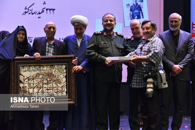 انسانرسانهها، راویانی که میتوانند نقش آفرینی کنند/ انقلاب اسلامی یک رسانۀ بینالمللی است