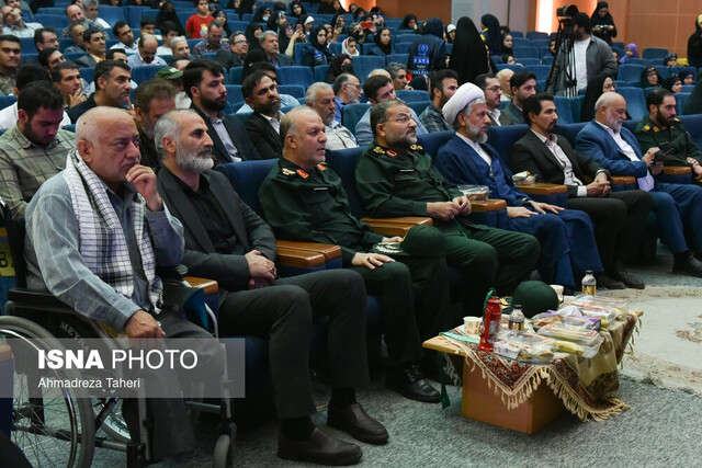 انسانرسانهها، راویانی که میتوانند نقش آفرینی کنند/ انقلاب اسلامی یک رسانۀ بینالمللی است