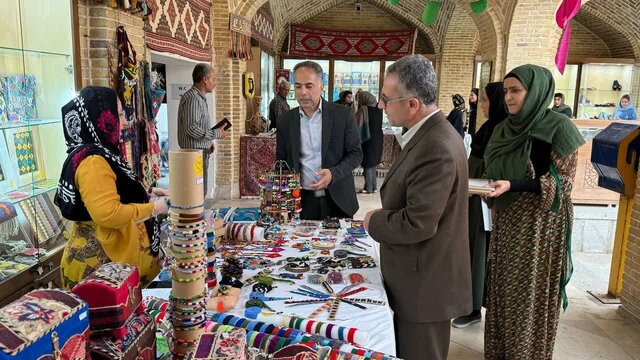 فعالیت بیش از ۱۲ هزار صنعتگر دارای مجوز در کردستان/ ١٧٧ اثر صنایع‌دستی استان مهر اصالت ملی دارد