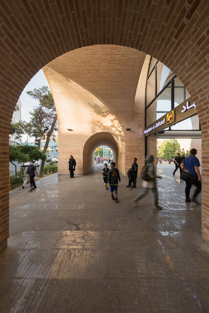 داستان معماری جدید یکی از خیابانهای شلوغ تهران که جهانی شد