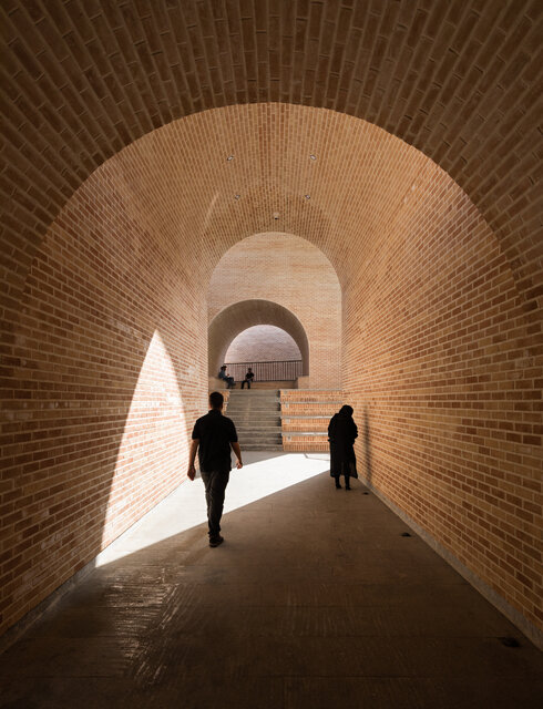 داستان معماری جدید یکی از خیابانهای شلوغ تهران که جهانی شد