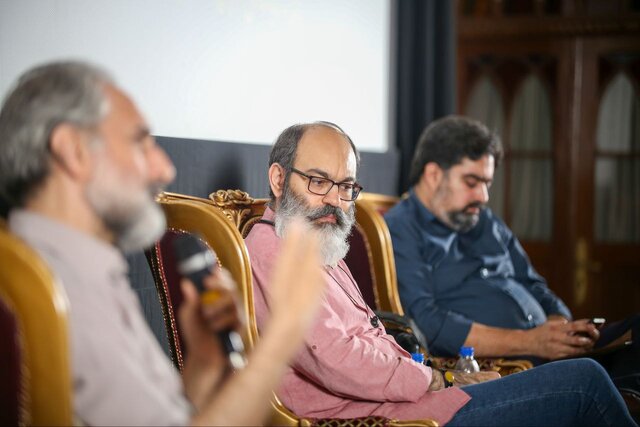 بازیهای پستمدرنیستی در «قاعده بازی»