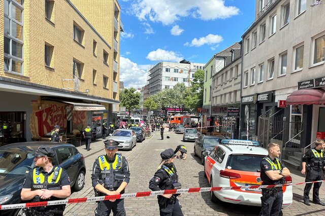 کشته‌شدن یک نفر به دست پلیس در کنار ورزشگاه هامبورگ