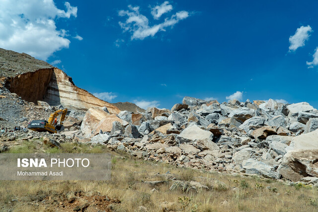 حادثه شازند، نمکی بر زخمهای کهنه صنعت معدنکاری ایران/کارگر چهارم، همچنان مفقود
