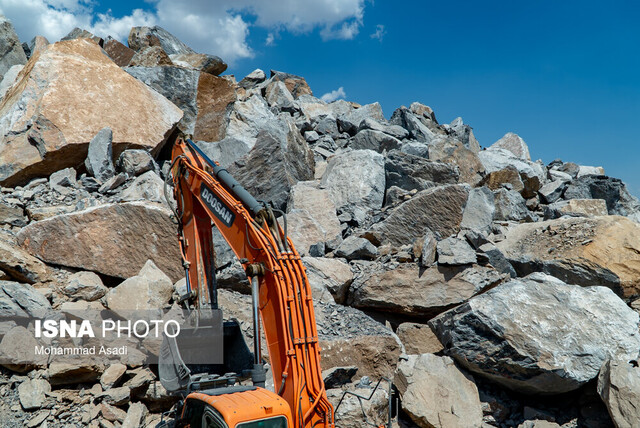 حادثه شازند، نمکی بر زخمهای کهنه صنعت معدنکاری ایران/کارگر چهارم، همچنان مفقود