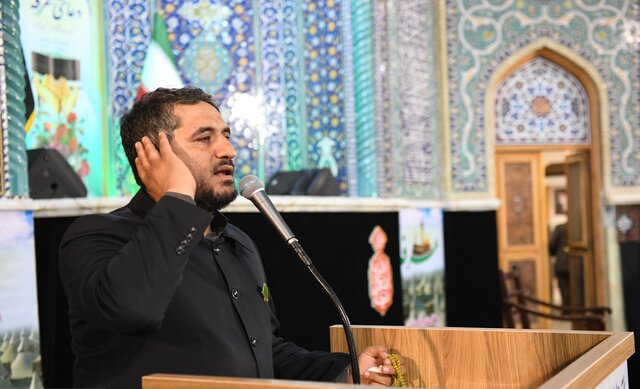 دعای عرفه در آستان عبدالعظیم الحسنی با حضور زائران دل شکسته و دستهای خالی/خدایا ما را هم ببین