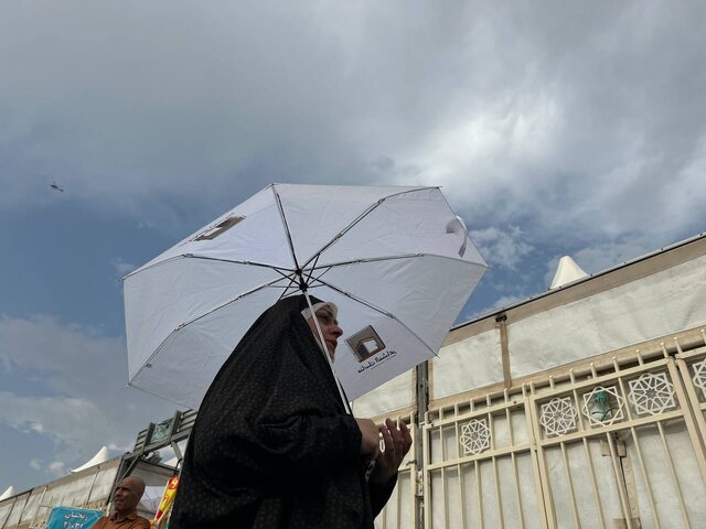 باران حاجیها را غافلگیر کرد + ویدئو