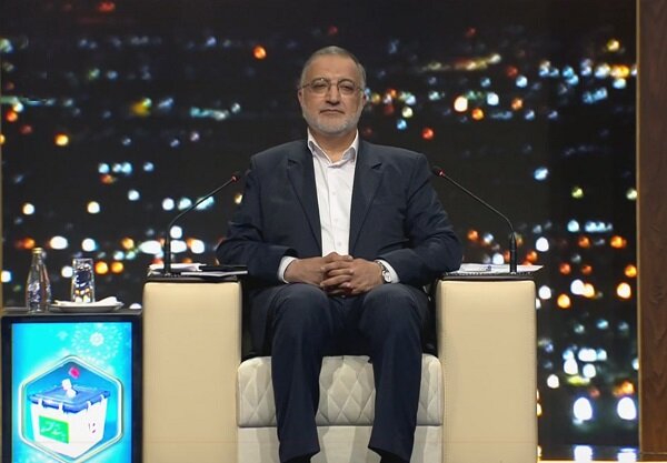 زاکانی: مشکل اقتصاد ایران تجویزهای اقتصادی آمریکاست