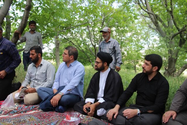 جاریشدن آب سد کلان ملایر به باغات رضوانکده